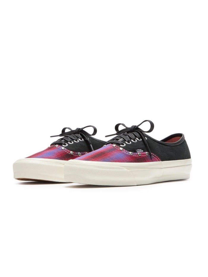 Black Sneakers