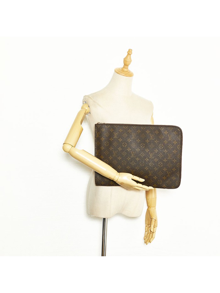 Monogram Poche Documents