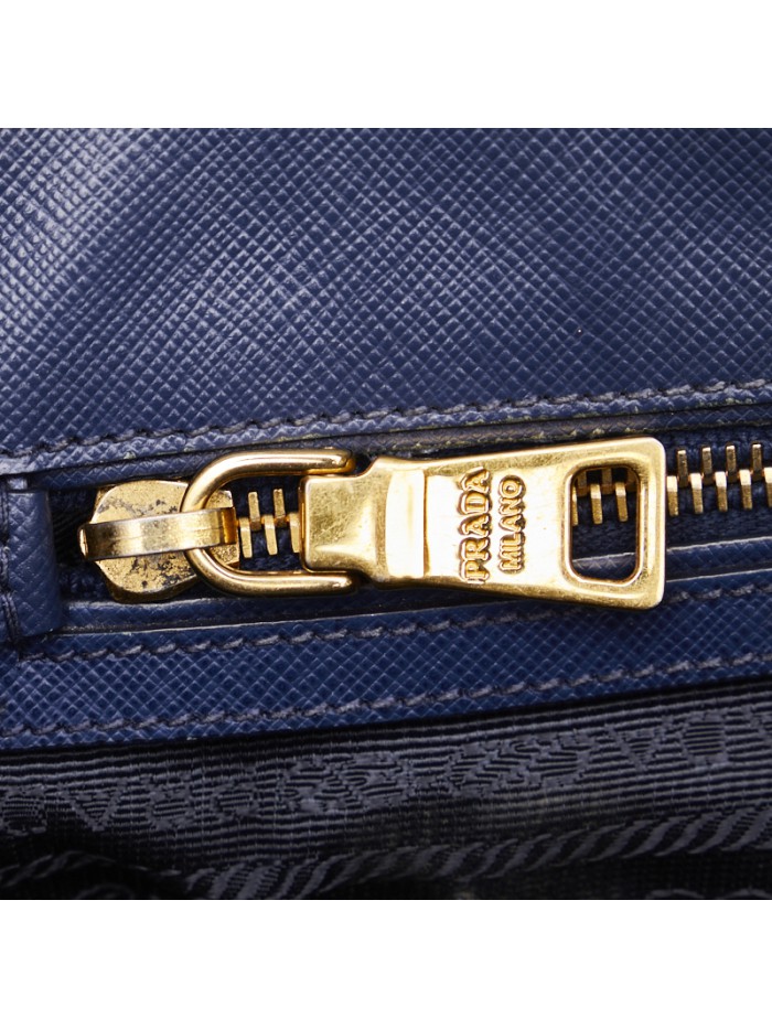Saffiano Galleria Double Zip Front Pocket Handbag