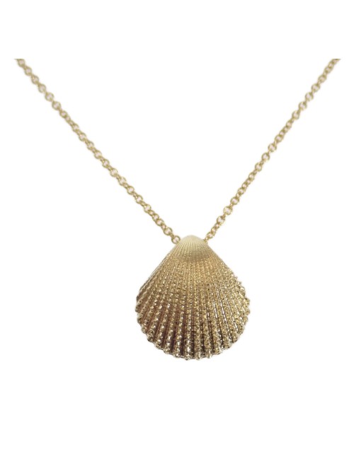 18k Gold Shell Pendant Necklace