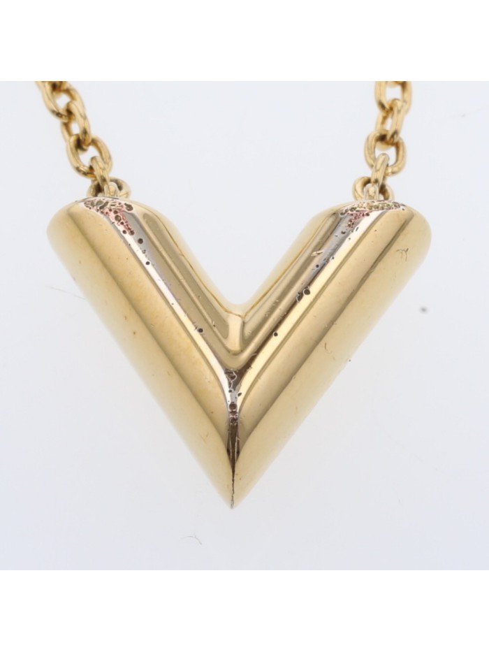Essential V Pendant Necklace