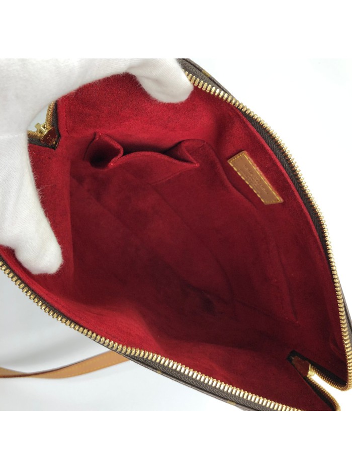 Monogram Sac Coussin GM