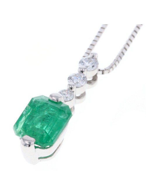 18k Gold Diamond & Emerald Pendant Necklace
